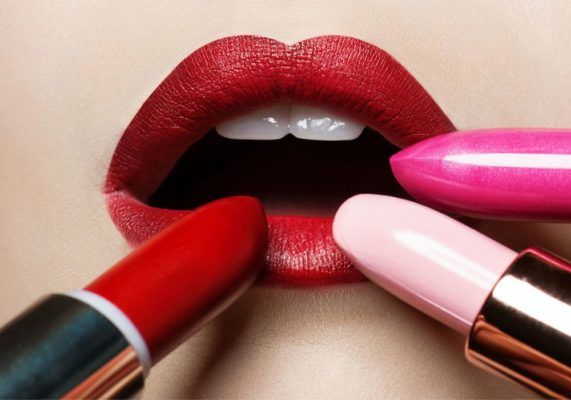 escoge-buen-lapiz-labial-luce-labios-carnosos-belleza-cosméticos-2017