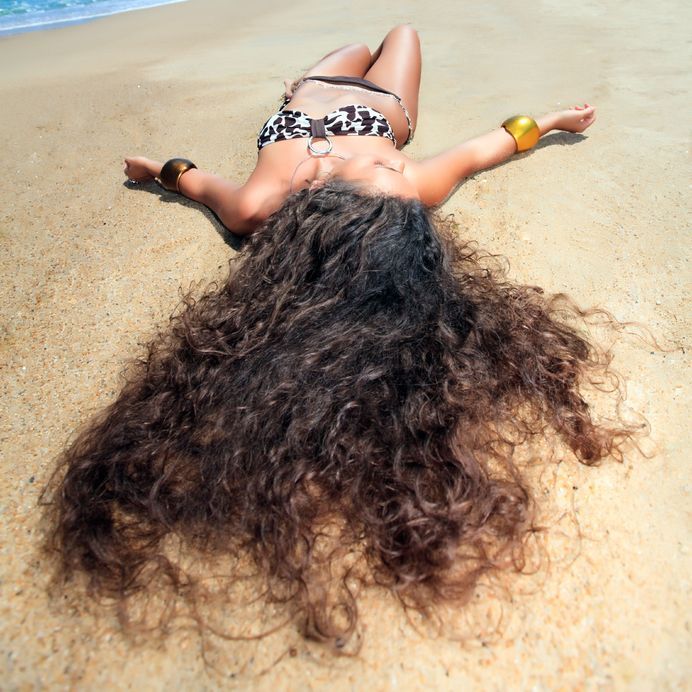 cabello-playa-arena-cuidados-sol